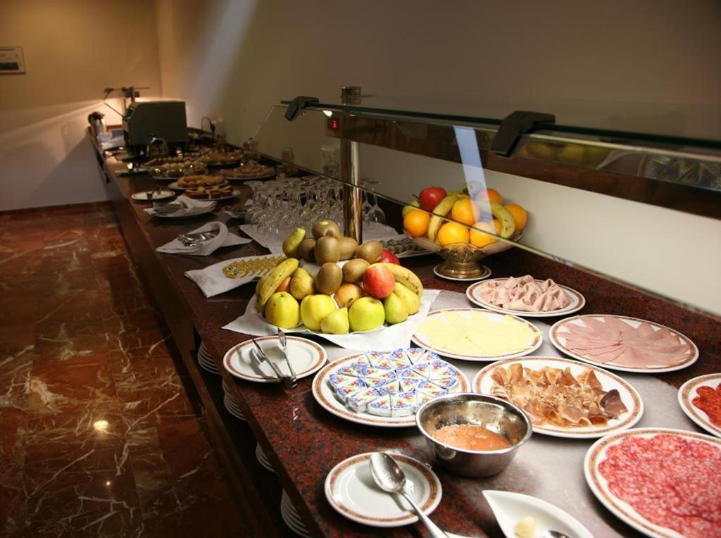 Tch Hotel Lorqui Bagian luar foto